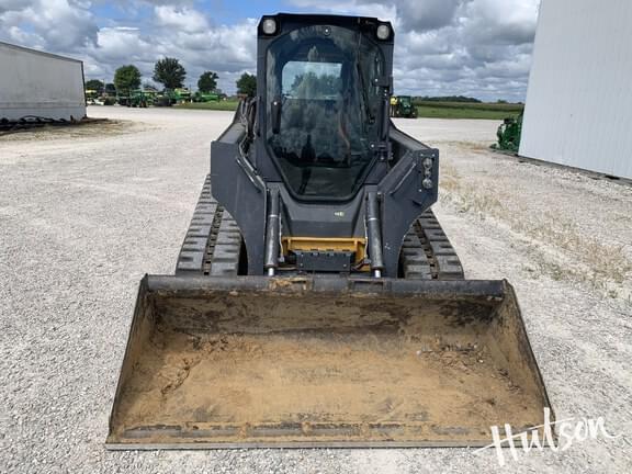 Image of John Deere 323E equipment image 2