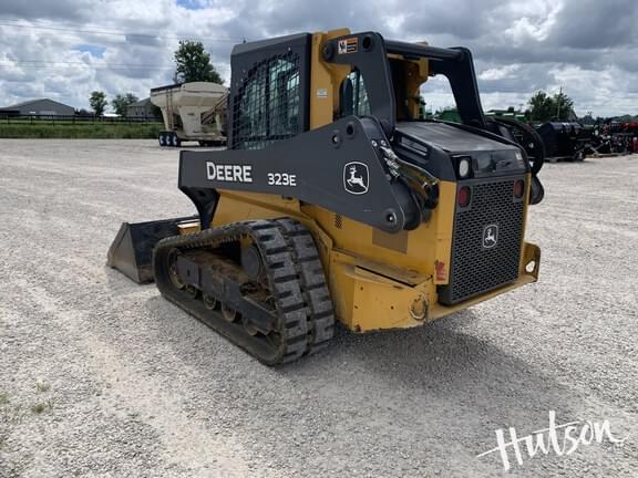 Image of John Deere 323E equipment image 4