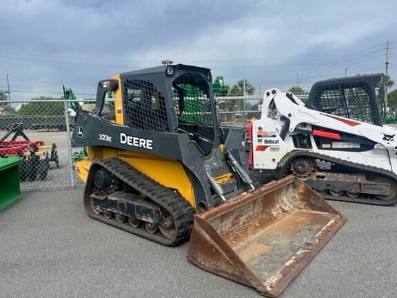 Main image John Deere 323E