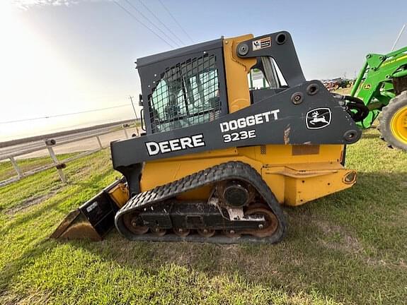 Image of John Deere 323E equipment image 3