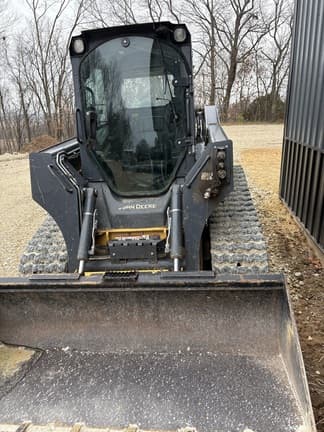 Image of John Deere 323E equipment image 3