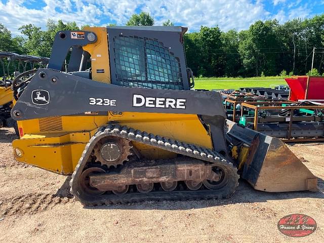 Image of John Deere 323E equipment image 3