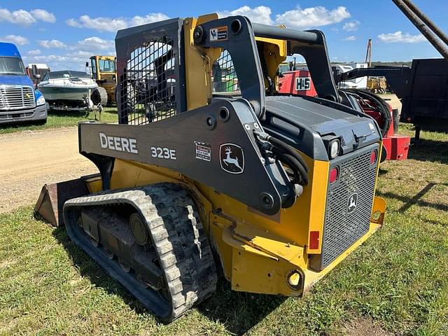 Image of John Deere 323E equipment image 2