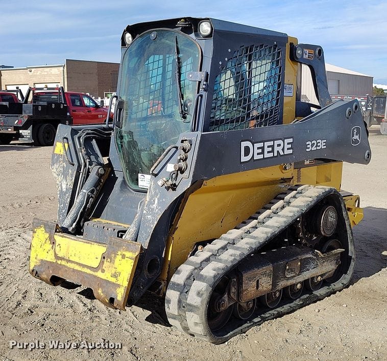 2017 John Deere 323E Equipment Image0