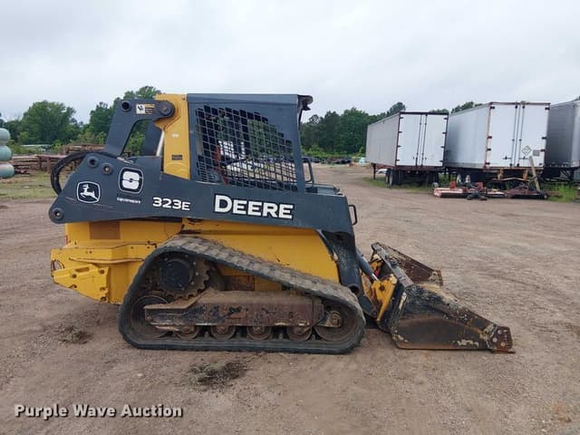 Image of John Deere 323E equipment image 3