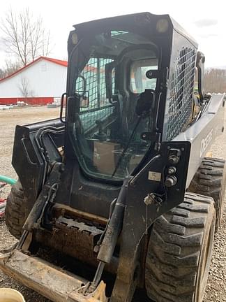 Image of John Deere 324E equipment image 3