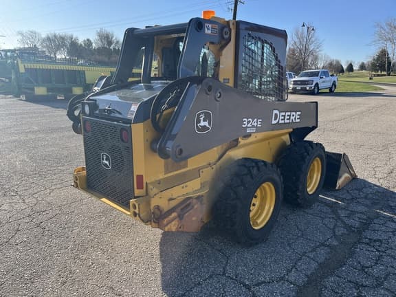 Image of John Deere 324E equipment image 4