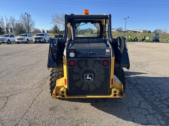 Image of John Deere 324E equipment image 3