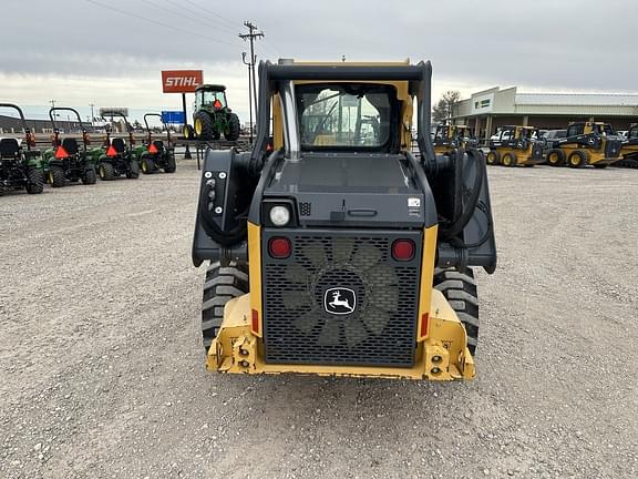 Image of John Deere 324E equipment image 3