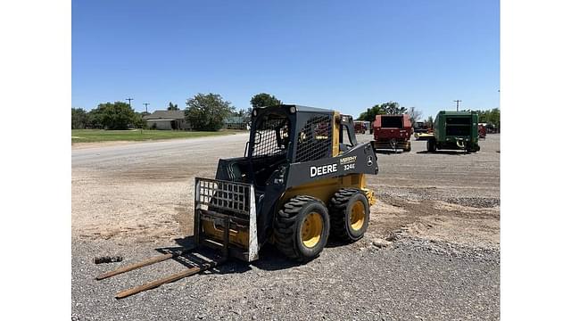 Image of John Deere 324E equipment image 4