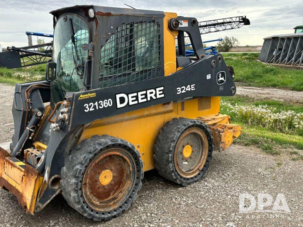 Main image John Deere 324E