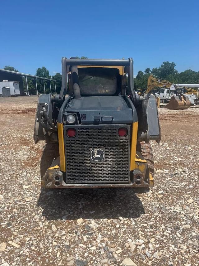 Image of John Deere 324E equipment image 3