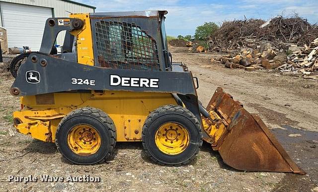 Image of John Deere 324E equipment image 3