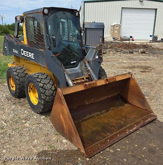 Image of John Deere 324E equipment image 2