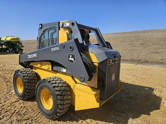 Image of John Deere 330G equipment image 2
