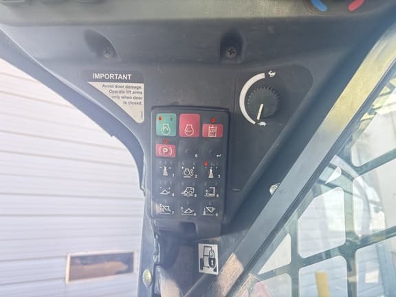 Image of John Deere 331G equipment image 4