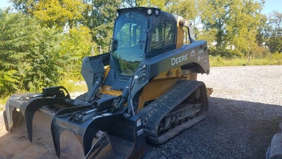 Main image John Deere 331G