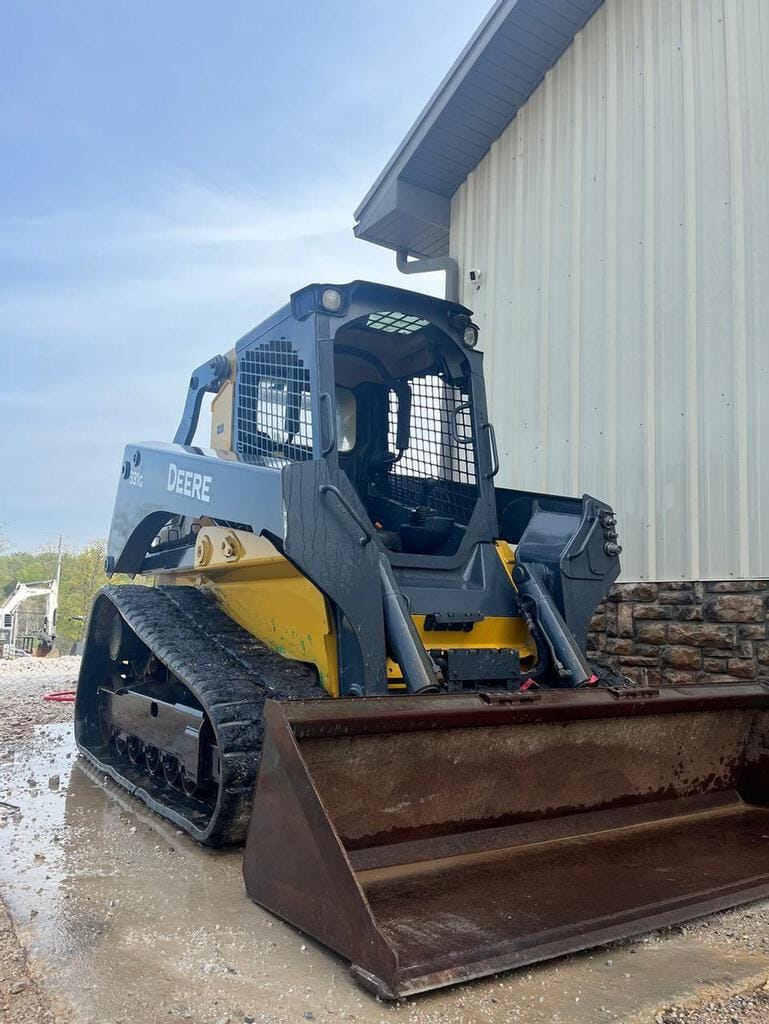 Main image John Deere 331G