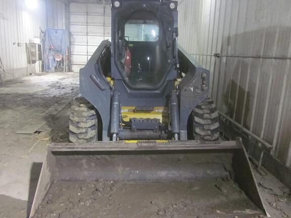 Image of John Deere 332G equipment image 3