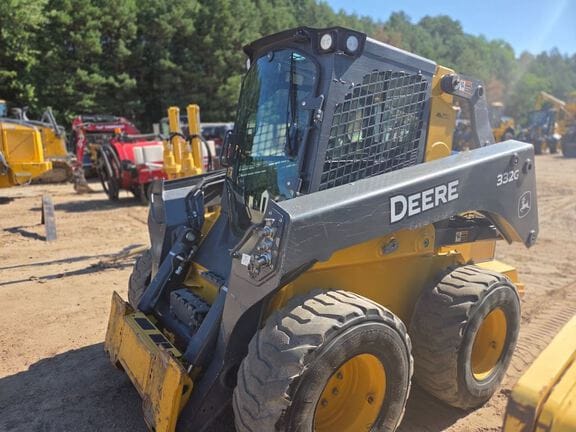 2017 John Deere 332G Equipment Image0