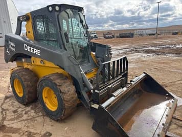 Main image John Deere 332G