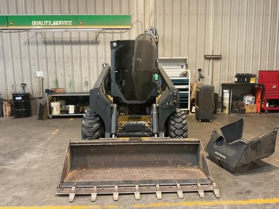 Image of John Deere 332G equipment image 3