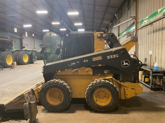 2017 John Deere 332G Equipment Image0