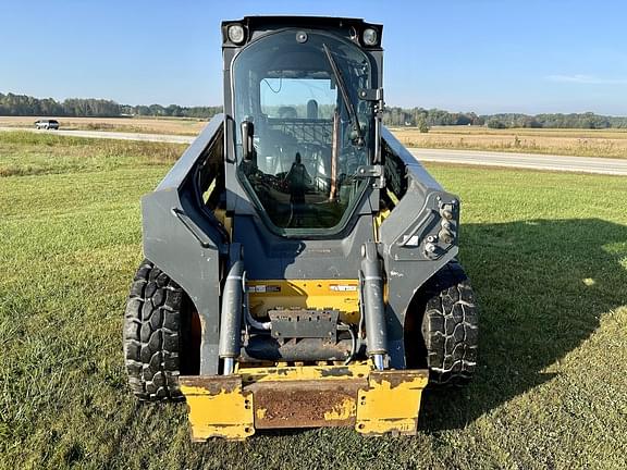 Image of John Deere 332G equipment image 2