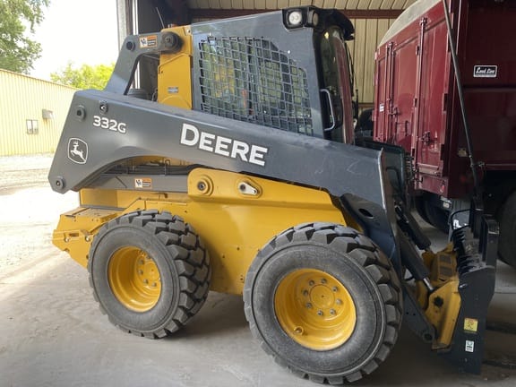 Main image John Deere 332G