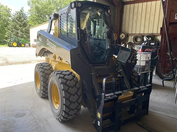 Image of John Deere 332G equipment image 1