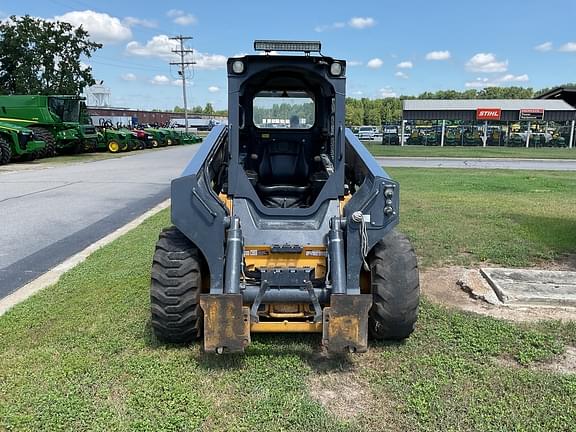 Image of John Deere 332G equipment image 2