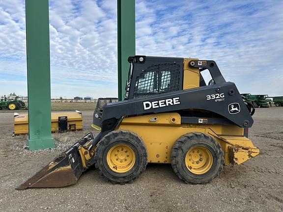 Image of John Deere 332G equipment image 2