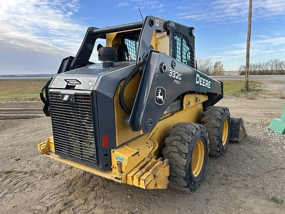 Image of John Deere 332G equipment image 3