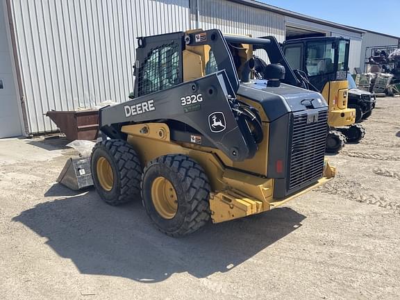 Image of John Deere 332G equipment image 2