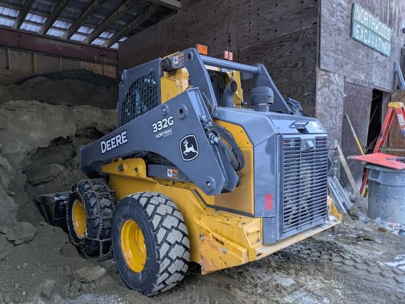 2017 John Deere 332G Equipment Image0