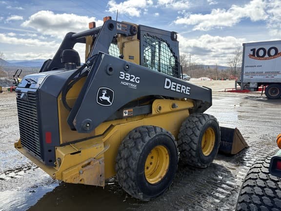 Image of John Deere 332G equipment image 2