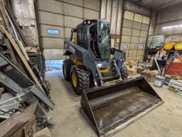 Image of John Deere 332G equipment image 3