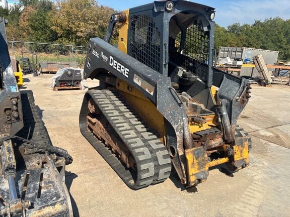 2017 John Deere 333G Equipment Image0