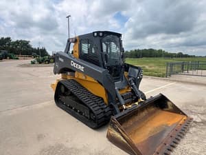 2017 John Deere 333G Image