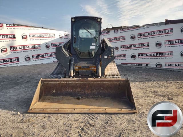 Image of John Deere 333G equipment image 1