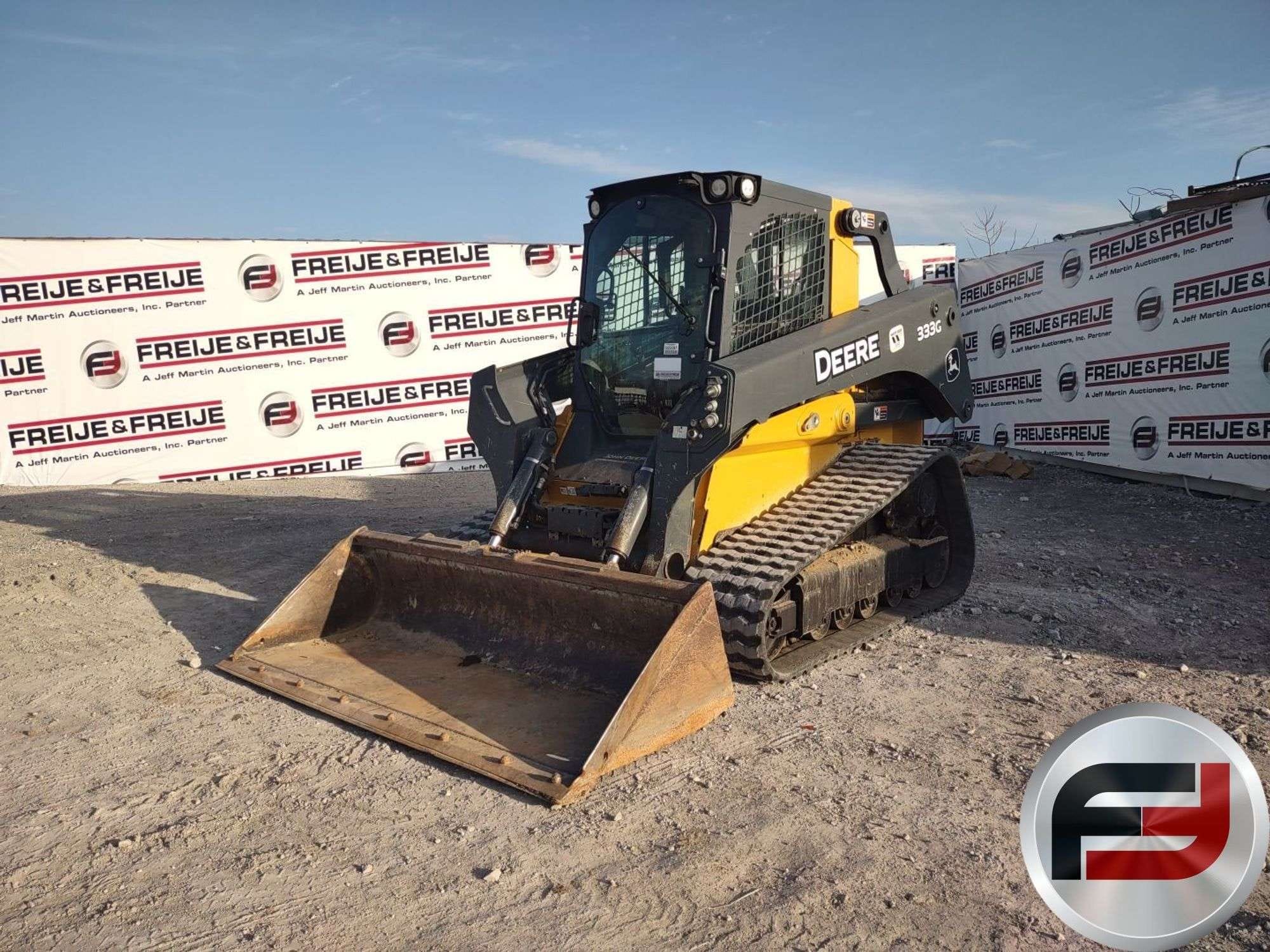 2017 John Deere 333G Equipment Image0