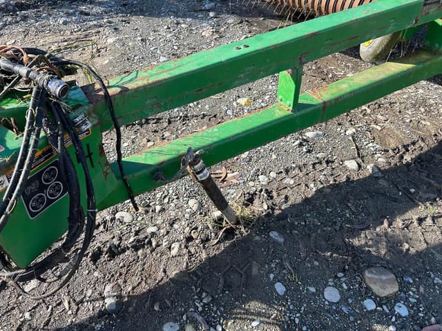 Image of John Deere 3975 equipment image 3