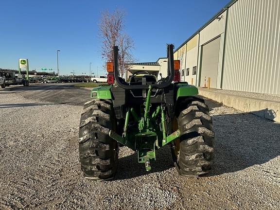 Image of John Deere 4044M equipment image 4