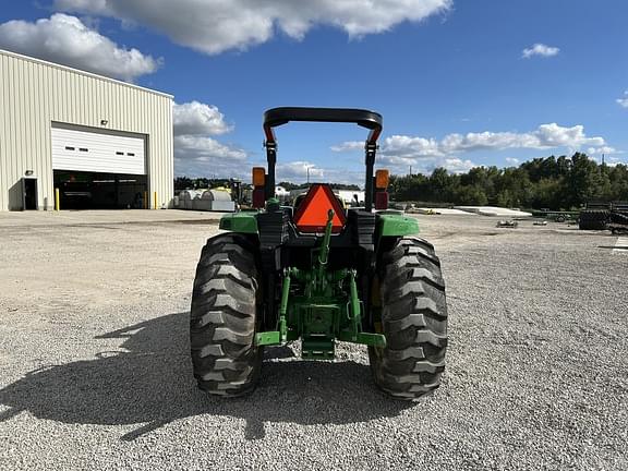 Image of John Deere 4044M equipment image 4