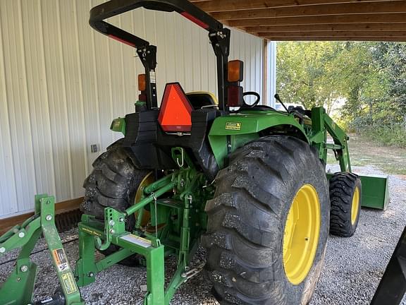 Image of John Deere 4044M equipment image 4