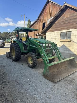 Image of John Deere 4044M equipment image 4