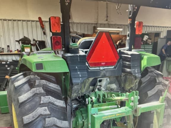Image of John Deere 4044M equipment image 4