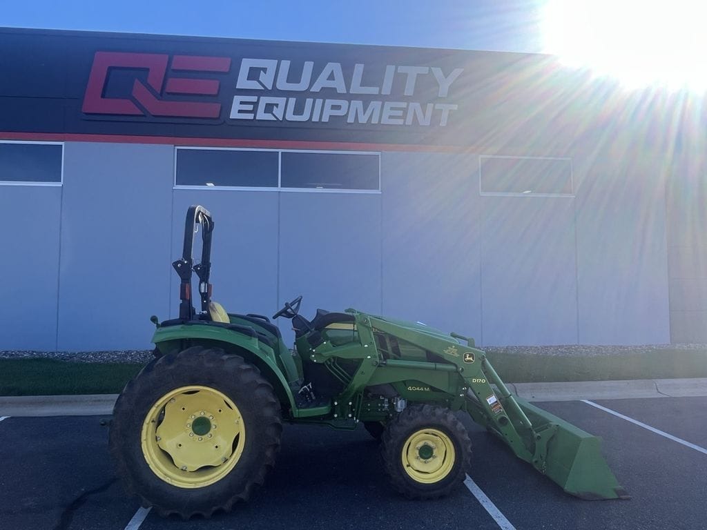 2017 John Deere 4044M Equipment Image0