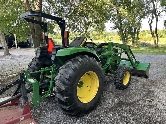 Image of John Deere 4044M equipment image 4
