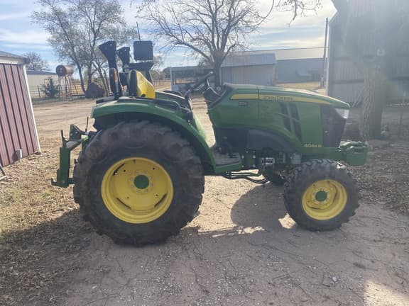 Image of John Deere 4044R equipment image 2